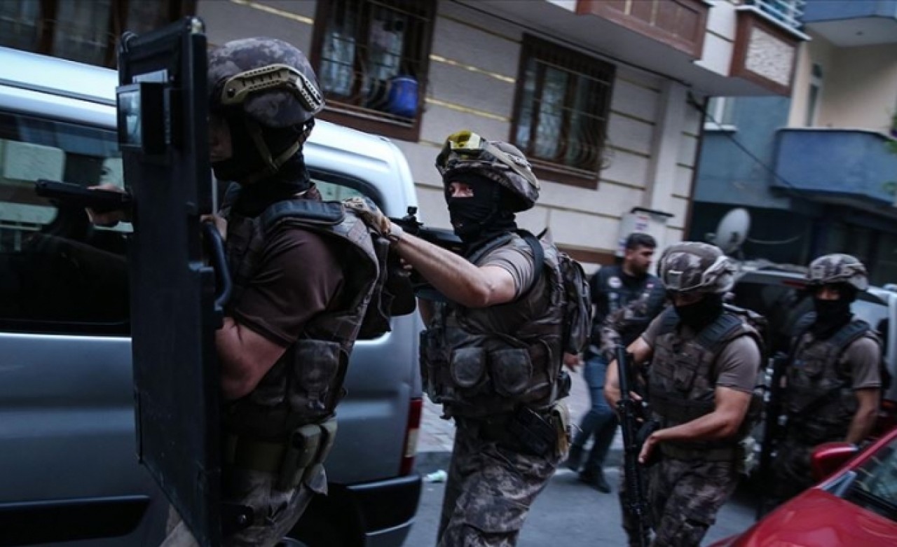 İstanbul'da uyuşturucu operasyonu: 35 gözaltı