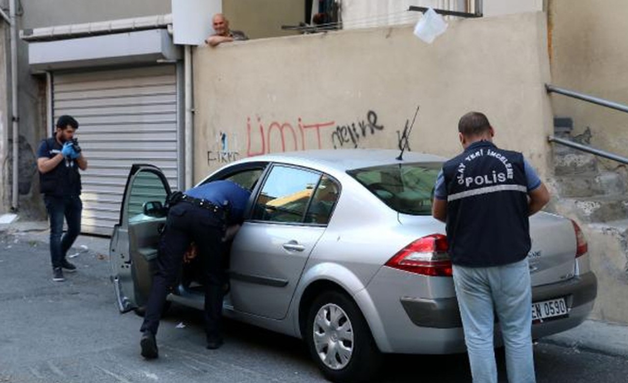 Kaçırılmak istenen kişi hareket halindeki araçtan atladı
