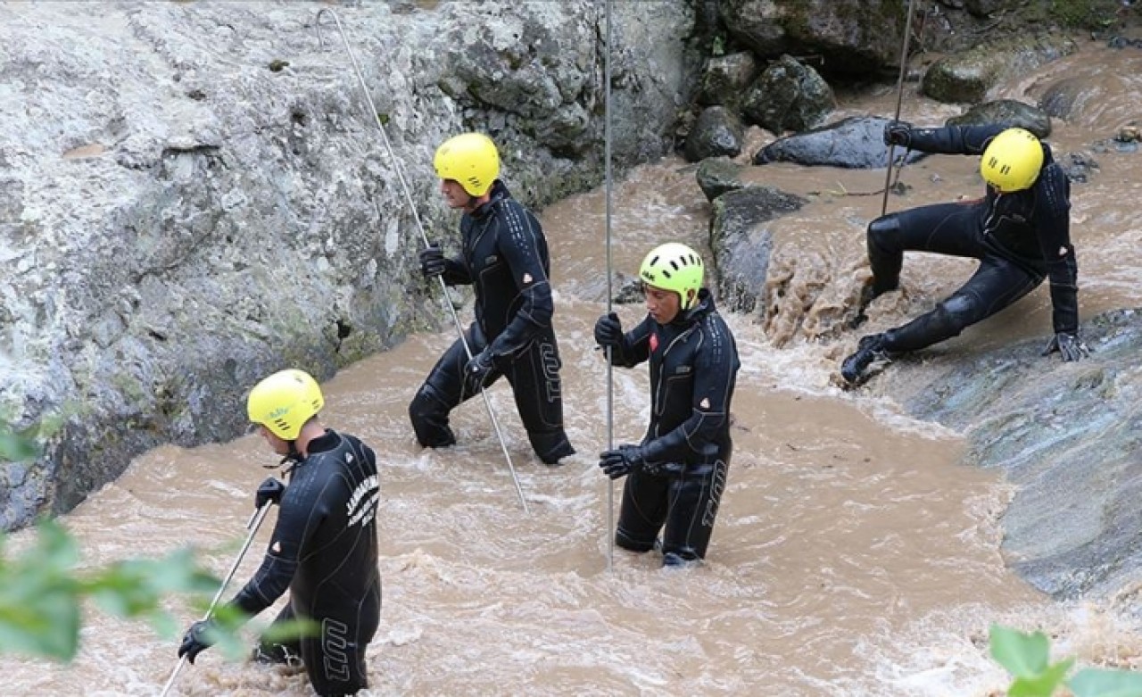 Kayıp 2 kişiyi arama çalışmaları devam ediyor