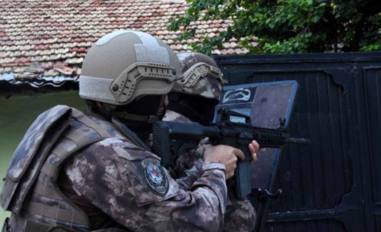 Konya'da uyuşturucu satıcılarına şafak operasyonu