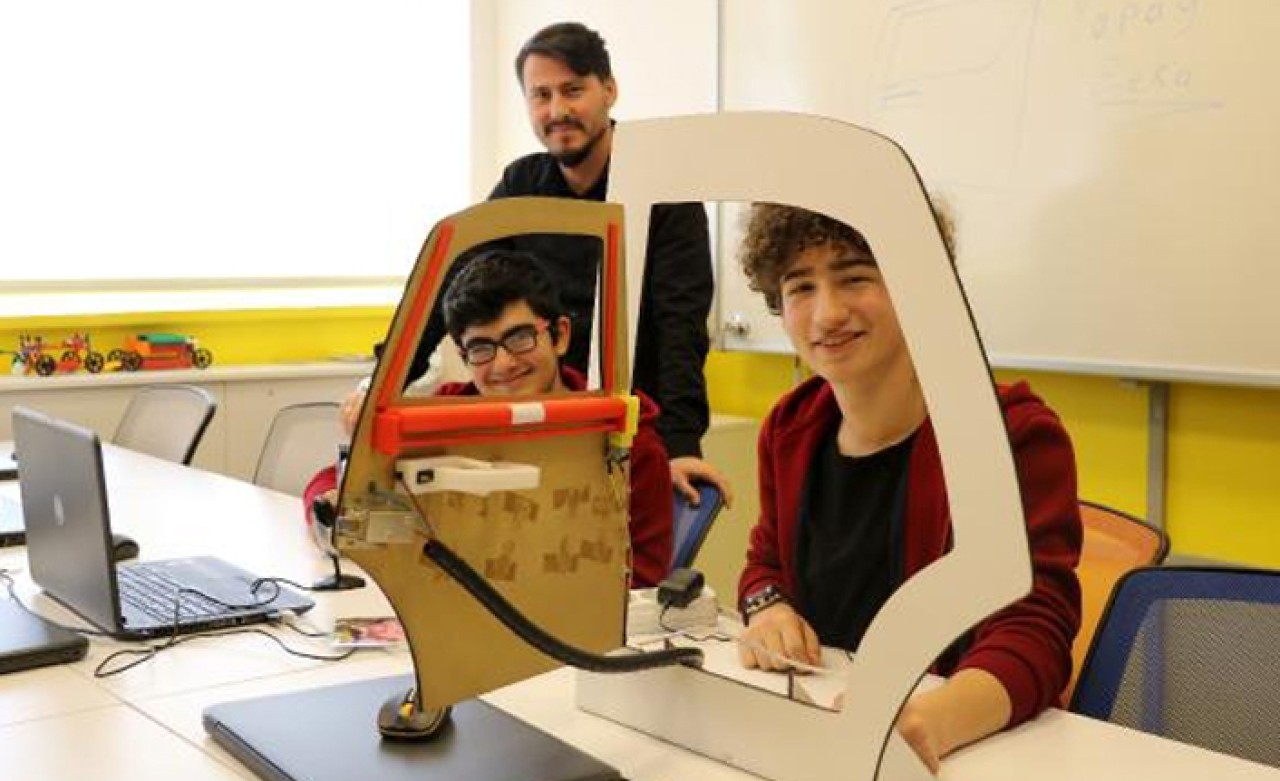 Liseliler,  yerli otomobil için yapay zekalı güvenlik sistemi geliştirdi