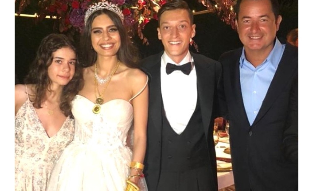 Mesut Özil'in düğününe Acun Ilıcalı'nın dansı damga vurdu
