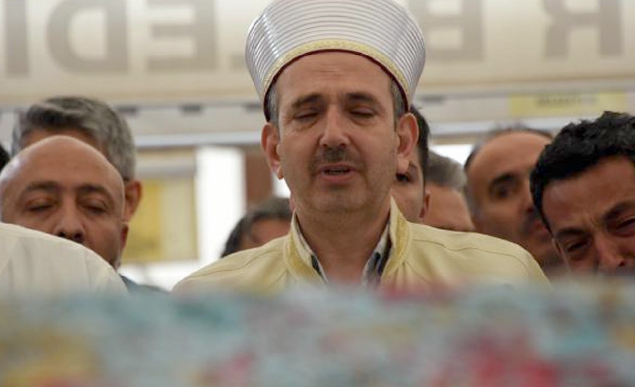 Müftü babanın en zor anı...