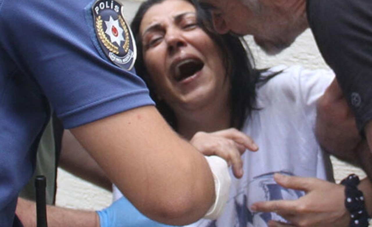 Oğlunu son kez görmek isteyen annenin feryatları yürek burktu