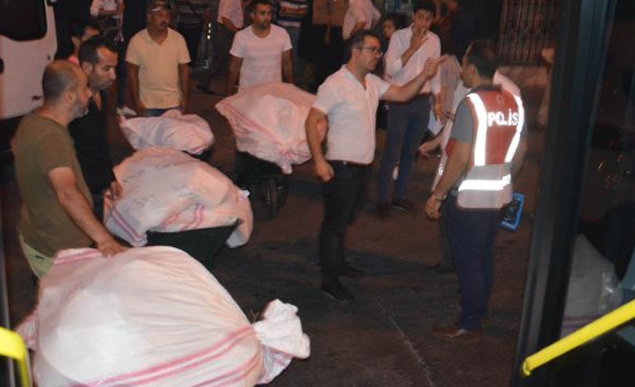 Oy pusulaları okullara böyle taşındı