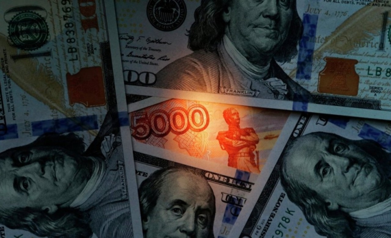 Rusya'dan dolara karşı yeni hamle: Rubleyle petrol satışına başlandı