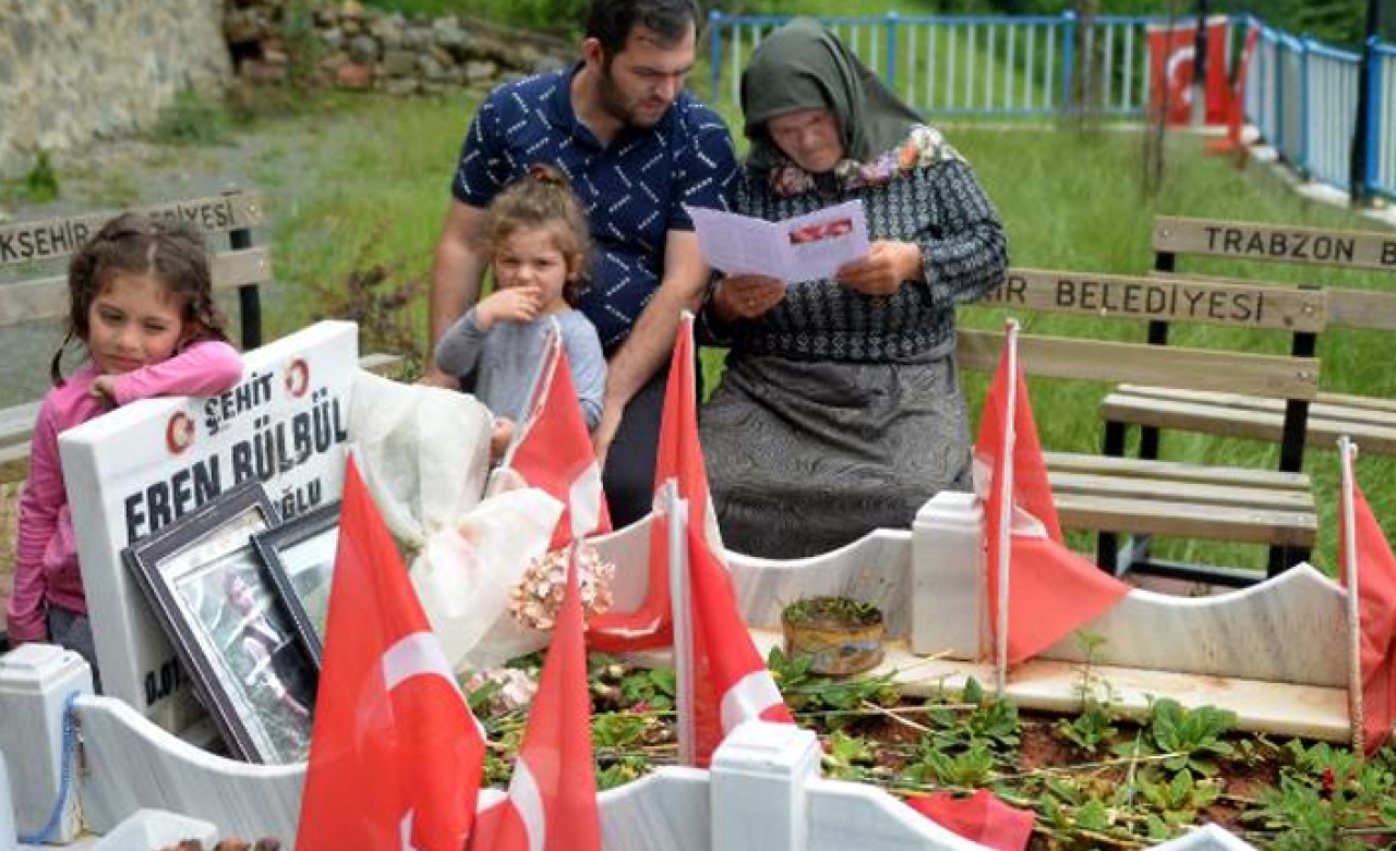 Şehit Eren Bülbül anısına hüzünlü karne