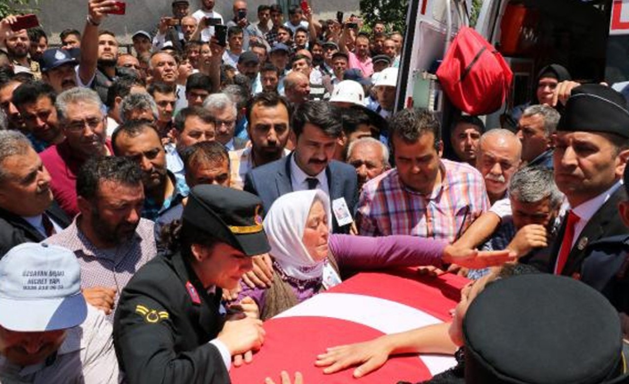 Şehit Jandarma Teğmen Evran toprağa verildi