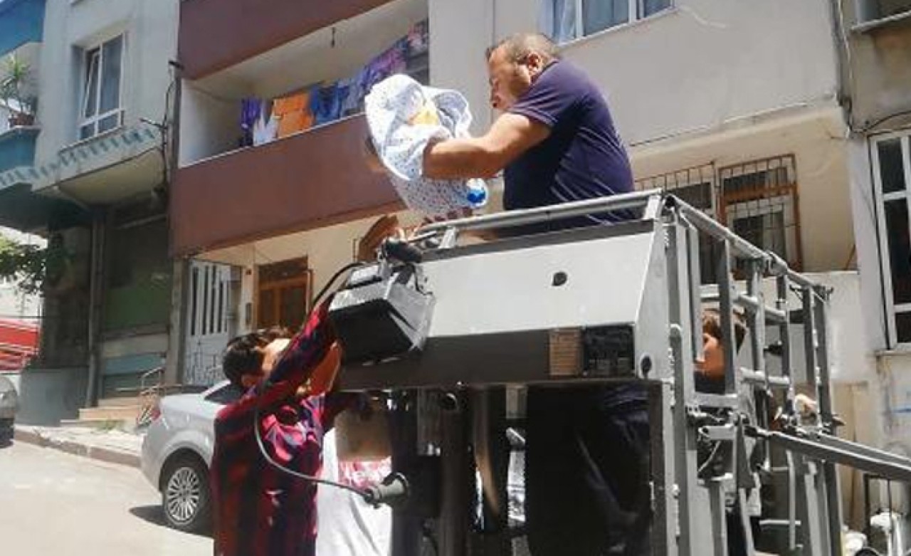  Sultangazi'de yangında can pazarı!