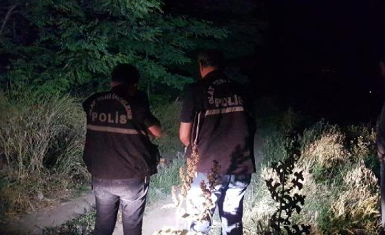 Tabancayla oynarken arkadaşını vurdu