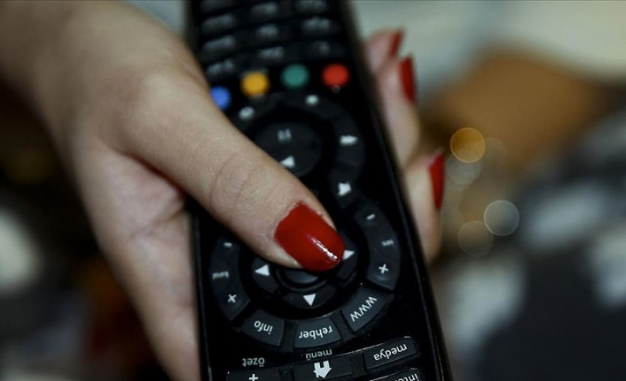 Televizyon karşısında oturmak,  oturarak çalışmaktan riskli