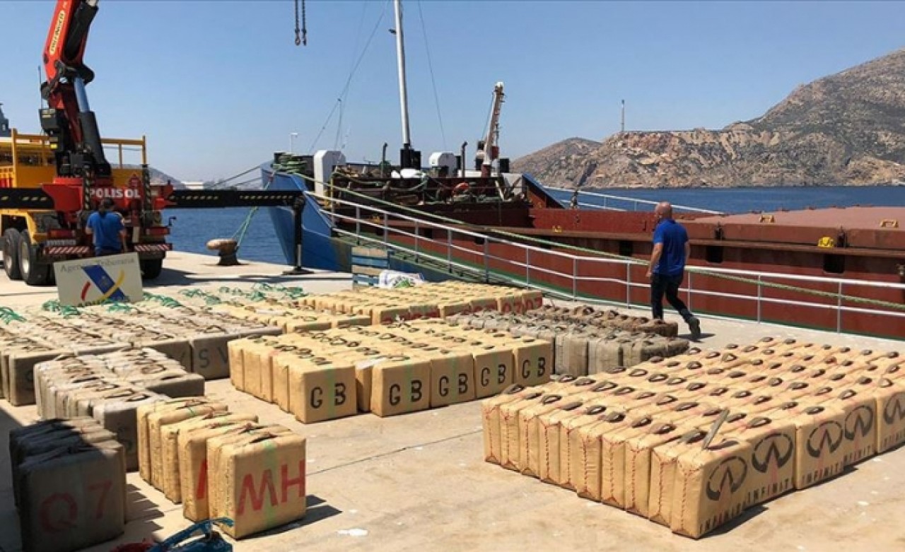 Türk polisinin istihbaratı 12 ton uyuşturucu ele geçirilmesini sağladı