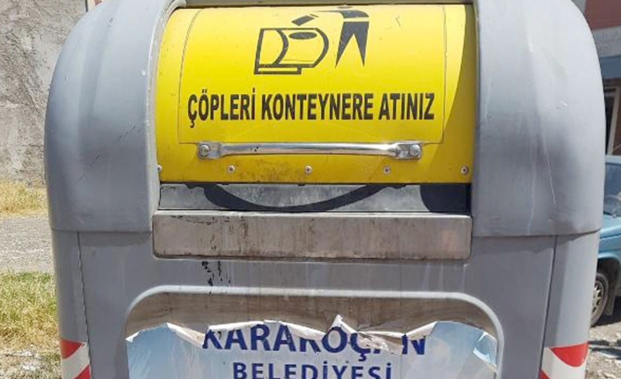 Vahşet! Üzerini halıyla kapatıp ölümüne neden olduğu bebeğini çöpe attı!