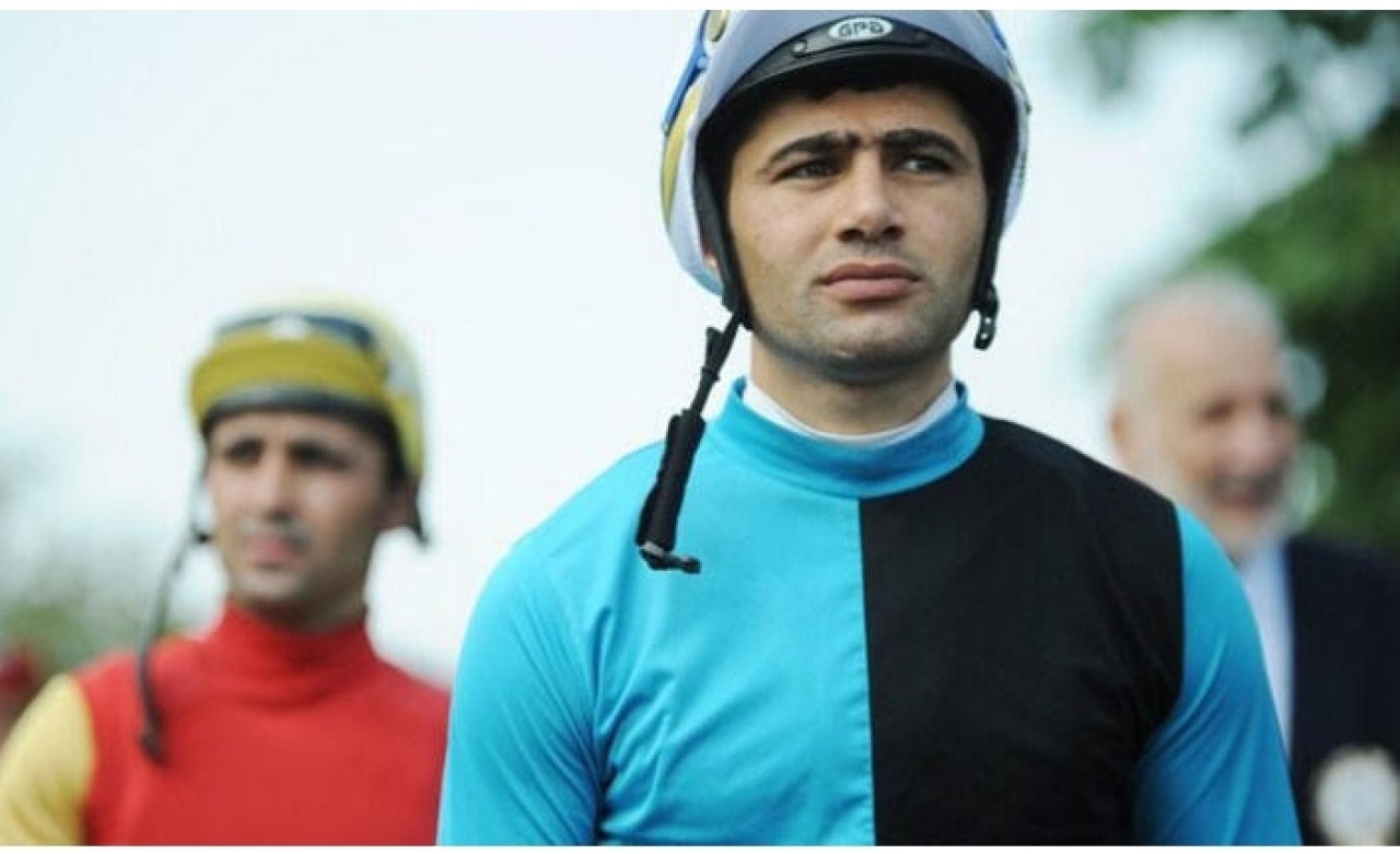 Yengesine tecavüzden yargılanıyordu! Ünlü jokeyin cezası belli oldu