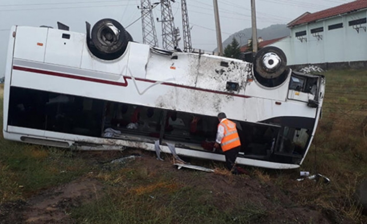 Yolcu otobüsü devrildi! Nevşehir'de can pazarı