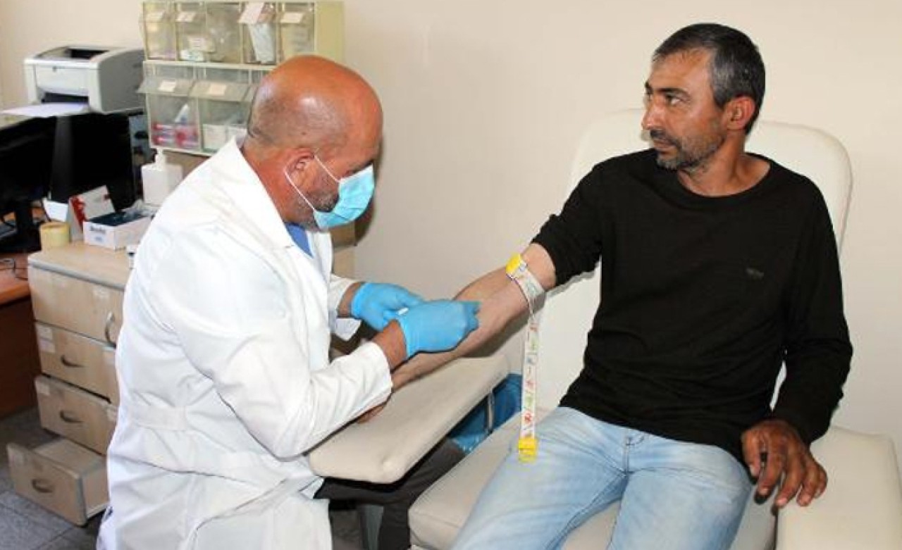 1 ayda defalarca kez ısırıldı... Doktor: Yine mi?