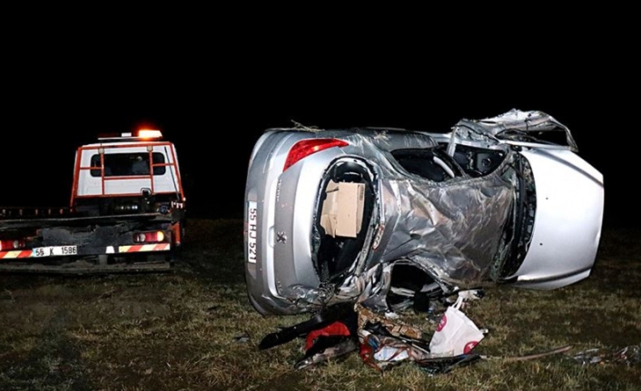 15 yaşındaki çocuğun kullandığı otomobil devrildi: 1 ölü,  5 yaralı