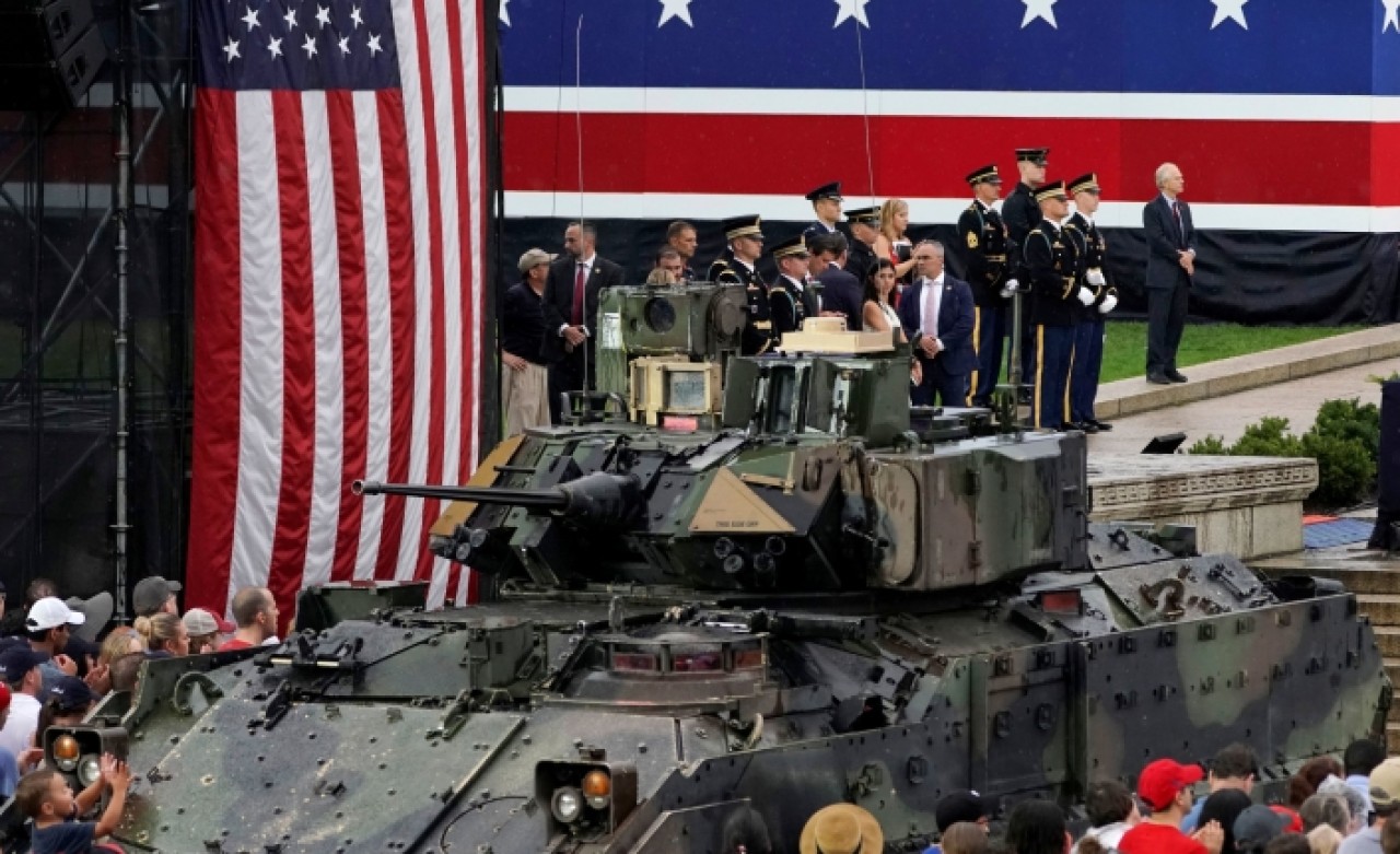 ABD'nin Bağımsızlık Günü'nde şenlik yerine askeri gövde gösterisi yapıldı