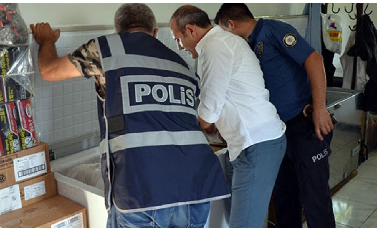 Adana'da 12 kişi sahte içkiden ölmüştü! 500 polisle şafak operasyonu