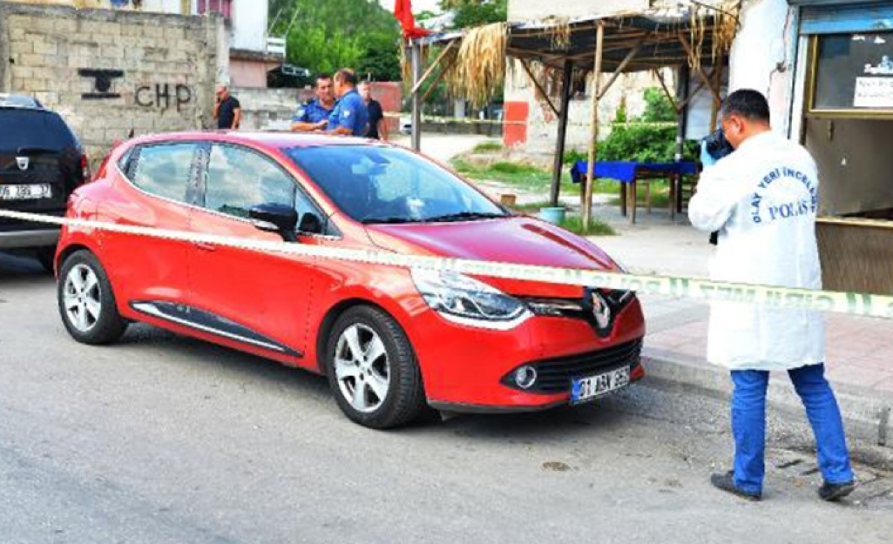 Adana'da kahveye silahlı saldırı: 1'i ağır,  3 yaralı