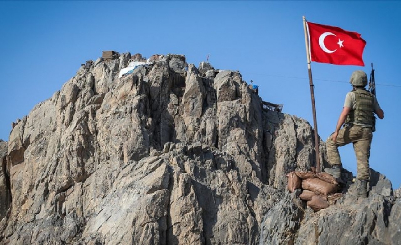 Ağrı'da 2 PKK'lı terörist etkisiz hale getirildi