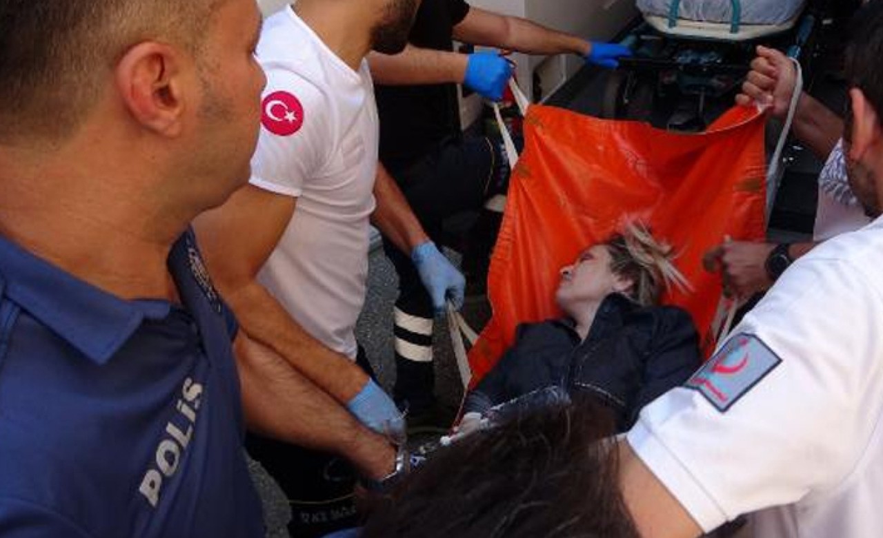 Arkadaşlık isteğine ret cevabı veren kadını bıçaklayıp intihara kalkıştı