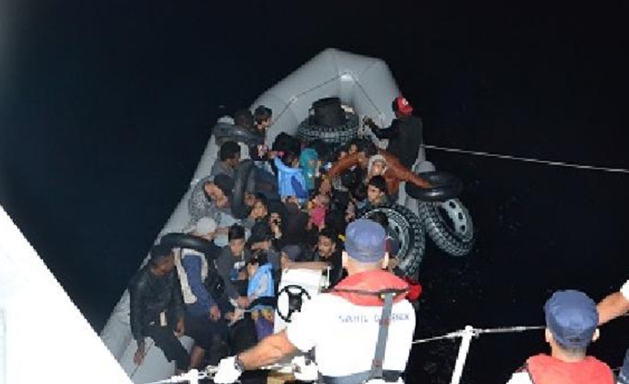 Balıkesir'de 32 kaçak göçmen yakalandı