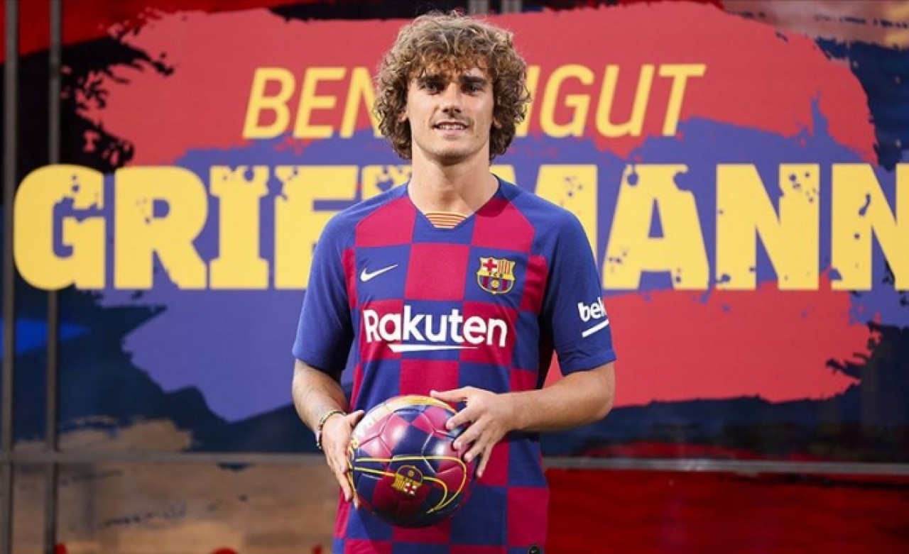 Barcelona yılın transferini tanıttı