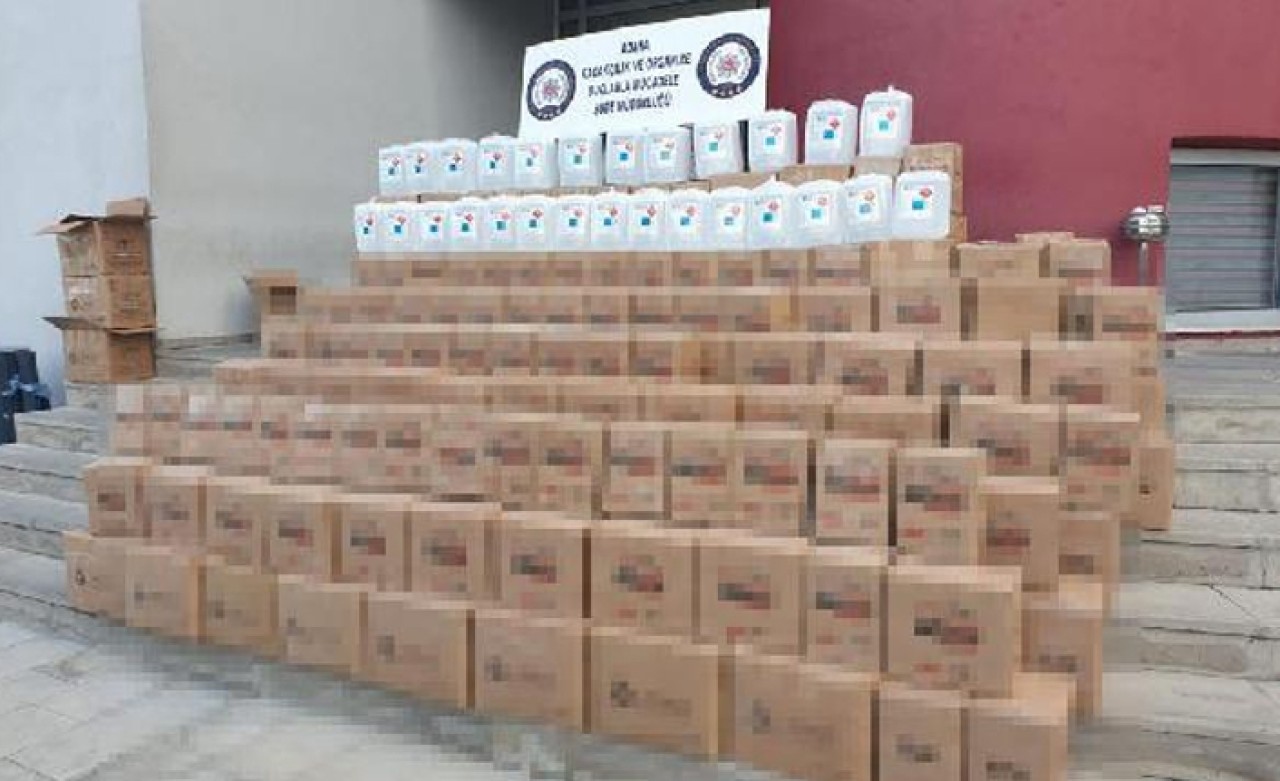 Depoya yapılan baskında 2 bin 395 litre kaçak etil alkol ele geçirildi