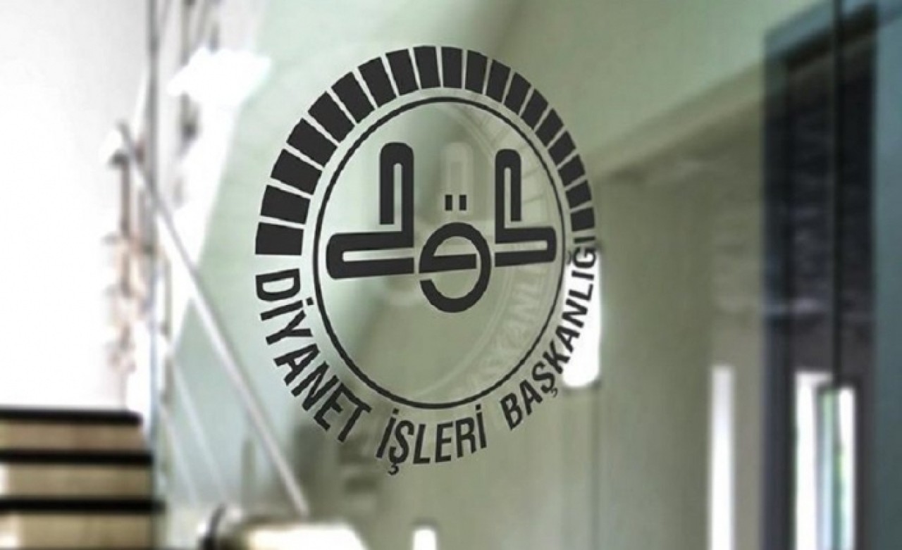 Diyanet'ten erkeklere: Dar kıyafet giyinmeyin