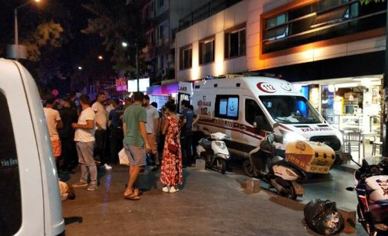 Döner bıçağı ile dehşet saçtı: 2'si ağır 3 yaralı