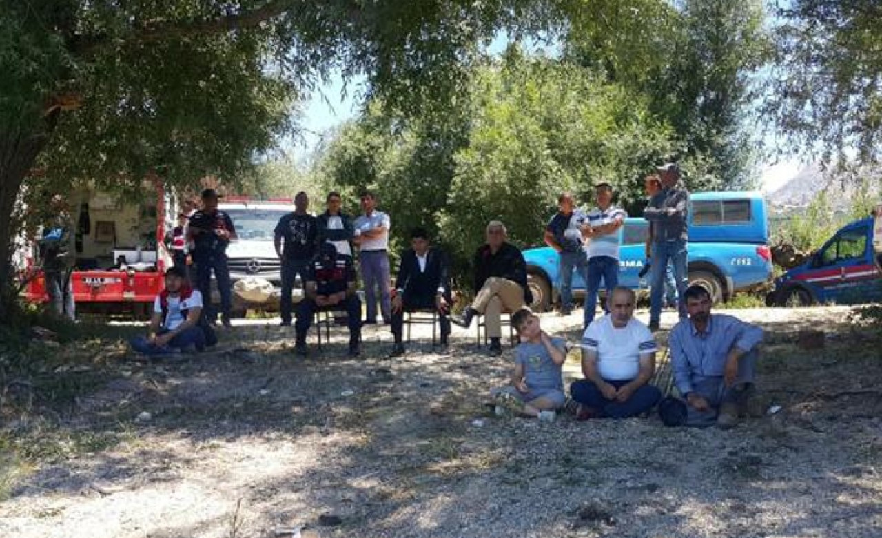 Eğirdir Gölü'nde kaybolan AK Parti'li ilçe yöneticisi aranıyor