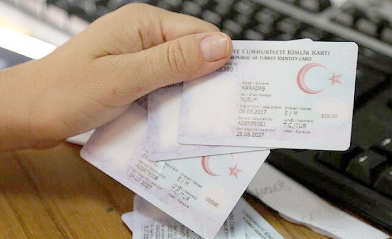 Ehliyet ve kimliğini değiştirmeyenler dikkat! Zaman daralıyor