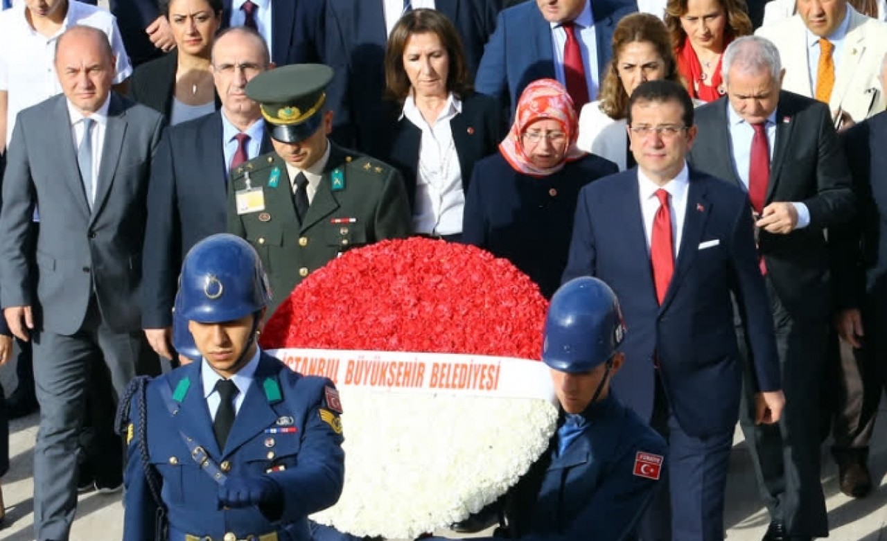 Ekrem İmamoğlu yeniden Anıtkabir'de! İşte Özel Defter'e yazdıkları
