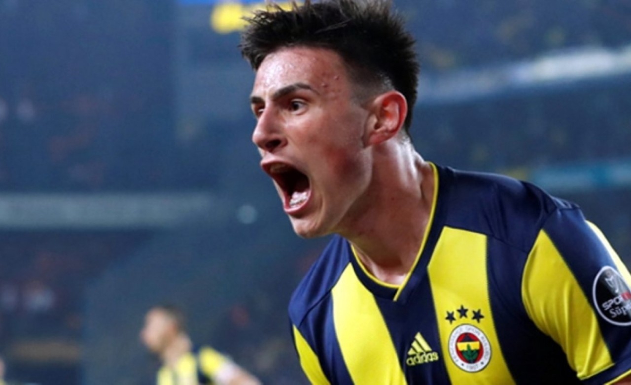 Eljif Elmas'tan tarihe geçecek bonservis