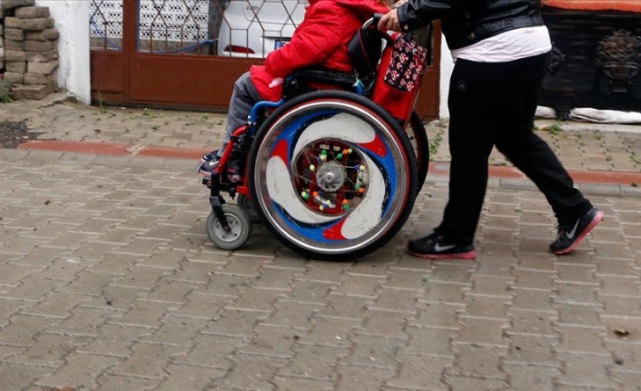 Engelli çocuğu olan çalışan anne erken emekli olabilir