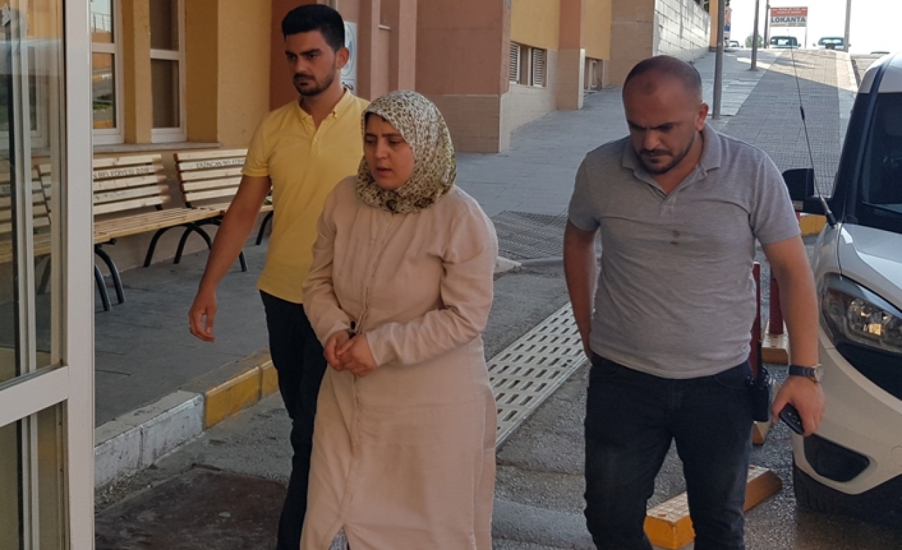 Erzincan'da vahşet! Babasını boğazından bıçaklayarak öldürdü