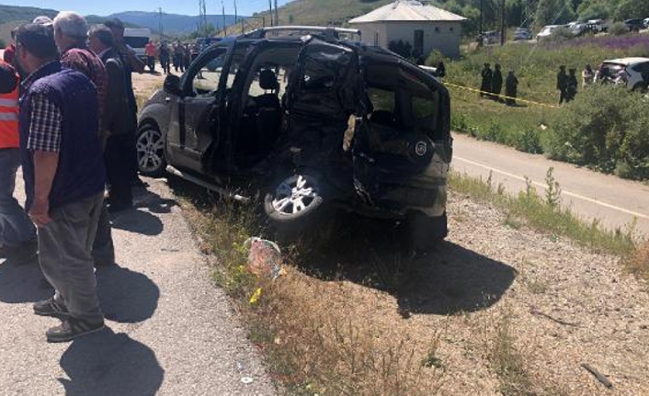 Erzincan’da feci kaza: 3 ölü,  6 yaralı