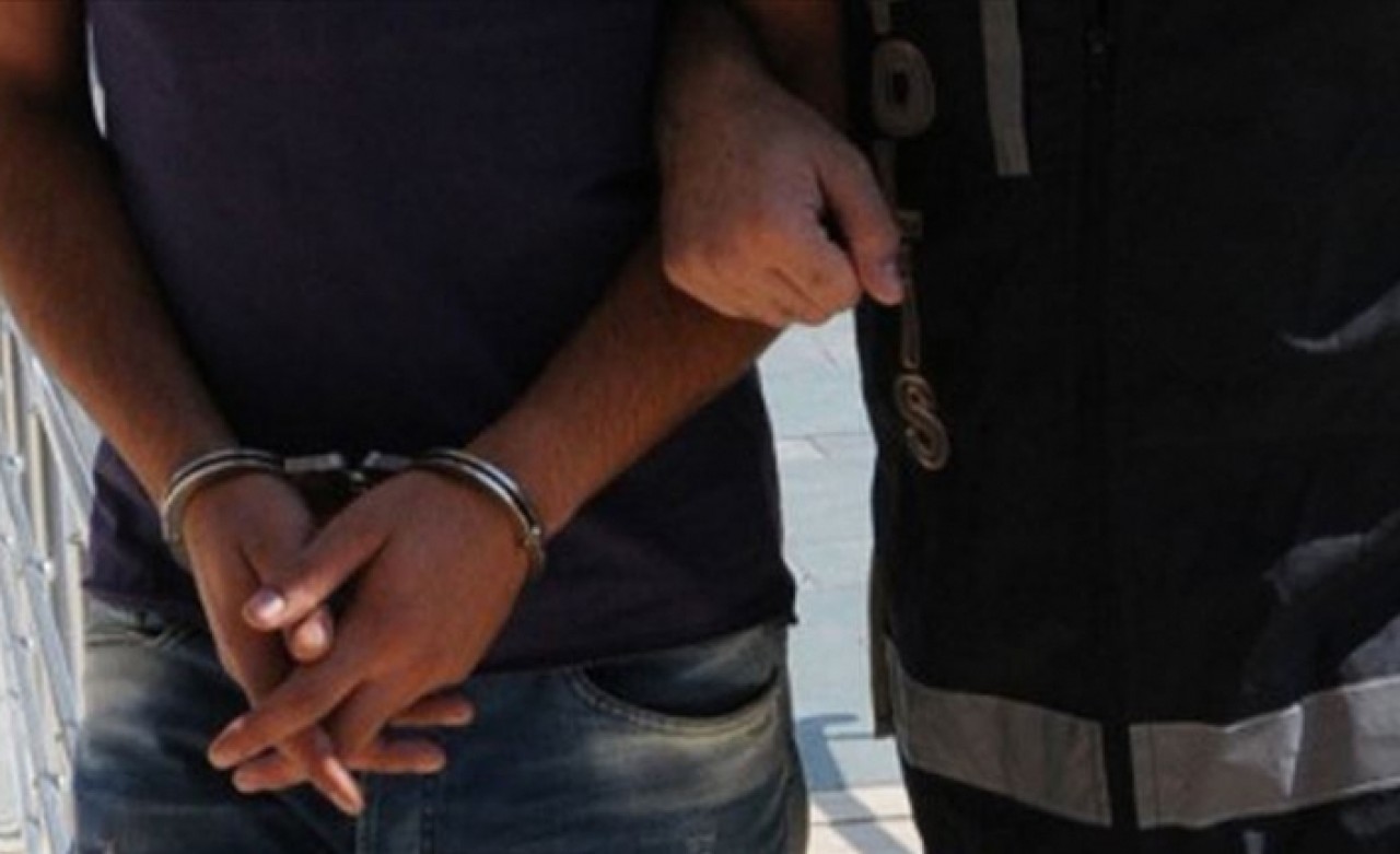 Eski üsteğmenler ve polis müdürü Yunanistan'a kaçarken yakalandı