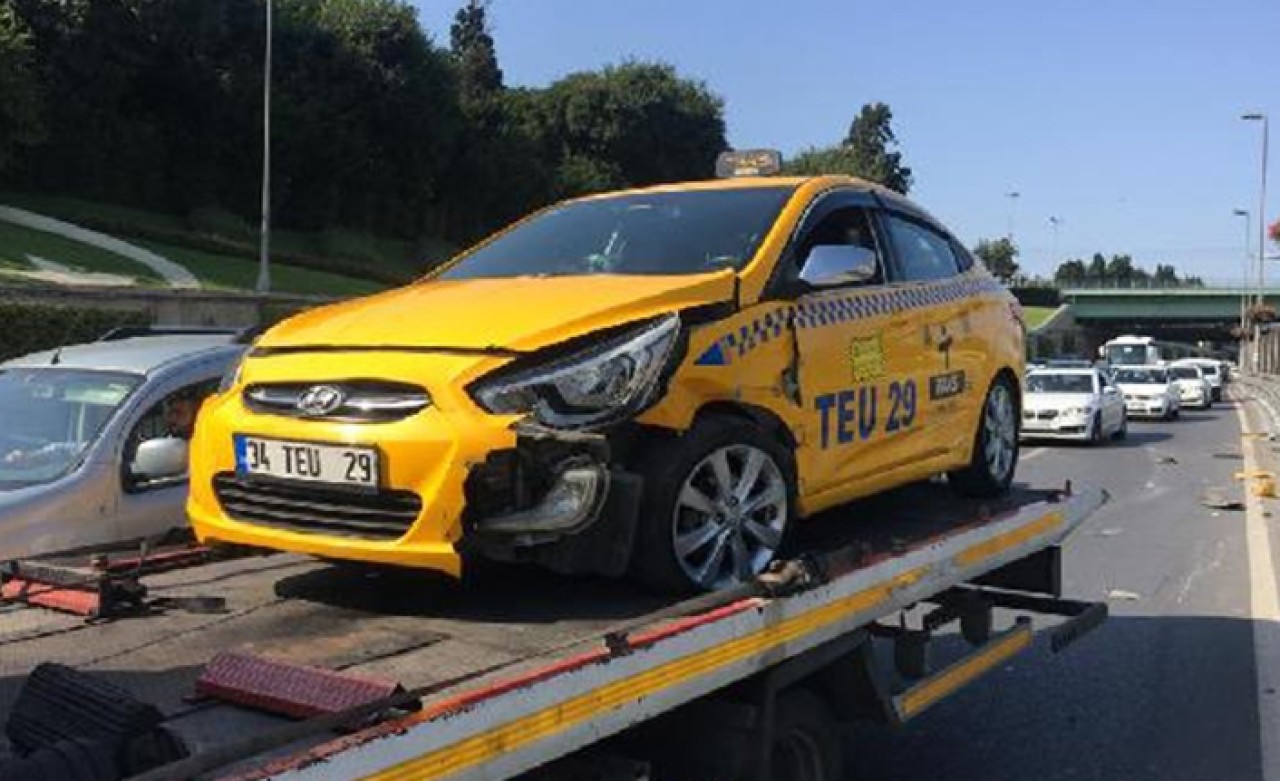 Eyüpsultan D-100 Karayolu'nda zincirleme trafik kazası