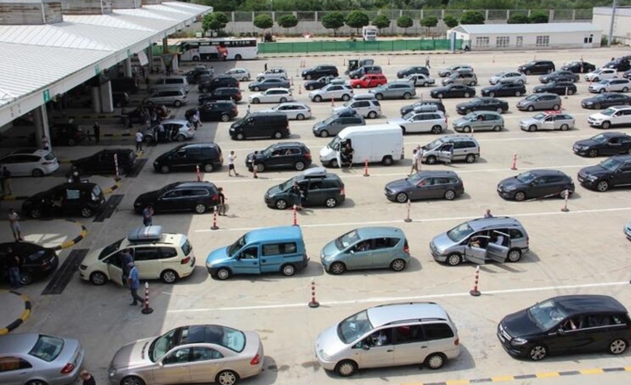 Gurbetçilere iyi haber! Araçları 90 gün ülkede kalabilecek