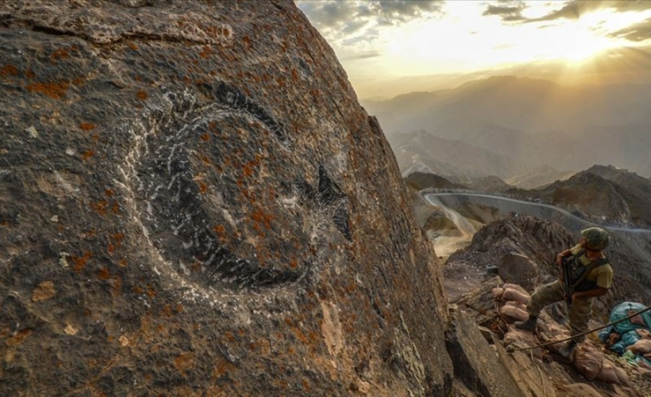 Hakkari'de 2 terörist etkisiz hale getirildi