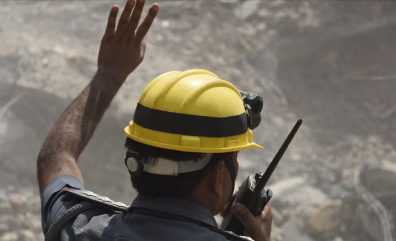 Hindistan'da çöken binada ölü sayısı 14'e çıktı