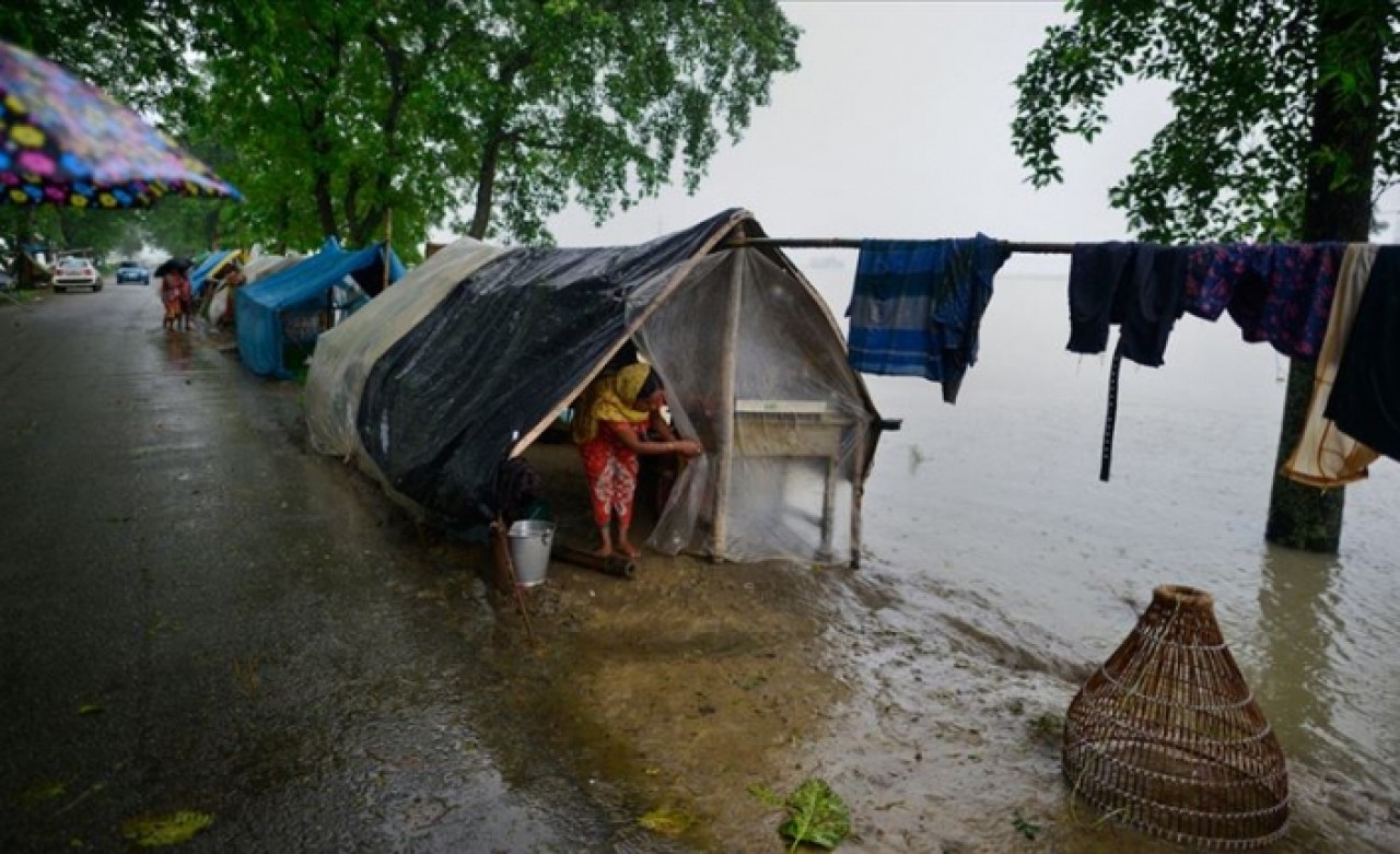 Hindistan şiddetli yağışların etkisi altında