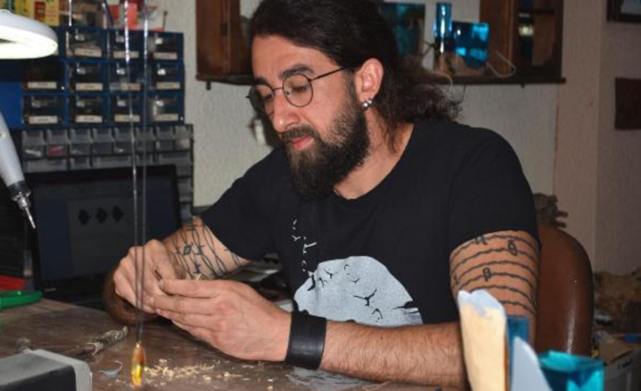 İnternetten video izleyerek öğrendi,  şimdi dünyaya satıyor