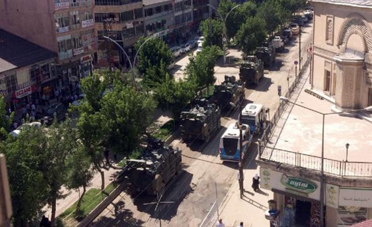 Irak sınırına askeri sevkiyat