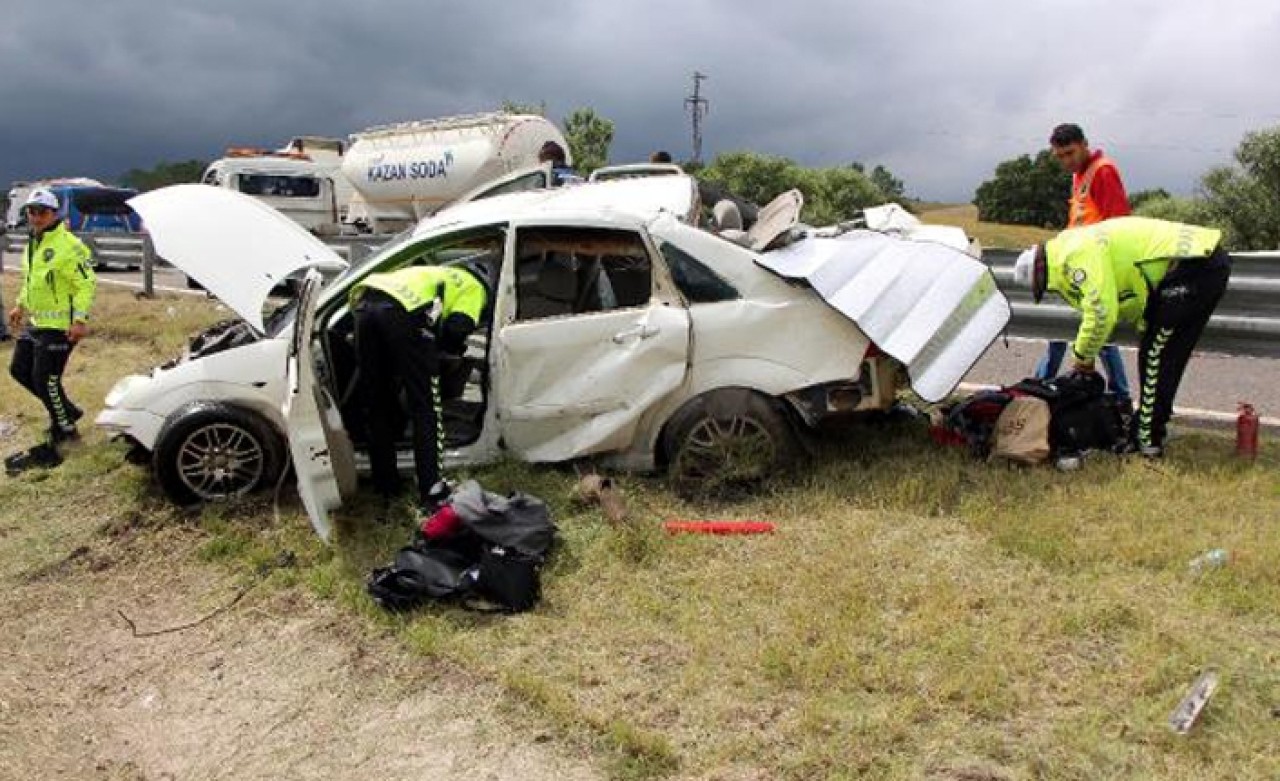 Kazada kalbi duran anne ile kızı masajla hayata döndürüldü