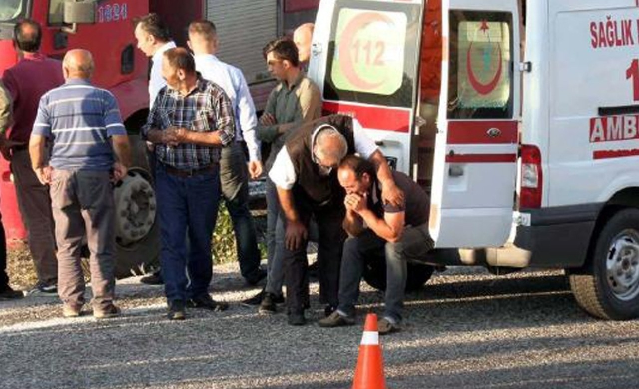 Kazaya yardım etmek isterken babasının cansız bedeniyle karşılaştı