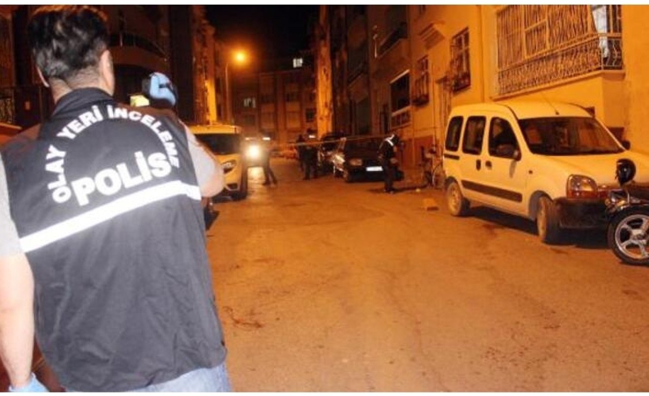 Komşuların bıçaklı kavgasında 4 kişi yaralandı