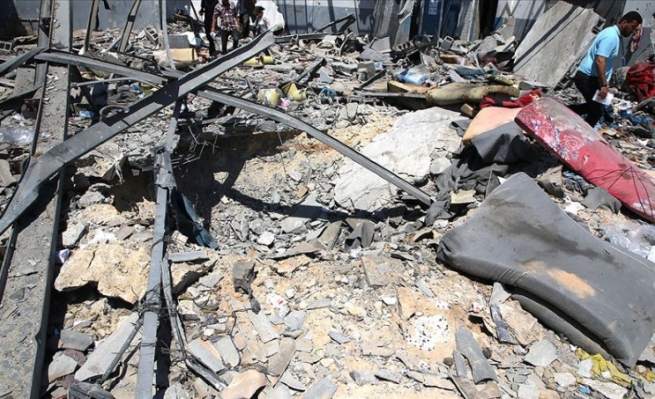 Libya'da Hafter'e bağlı savaş uçakları hastaneyi vurdu: 5 ölü